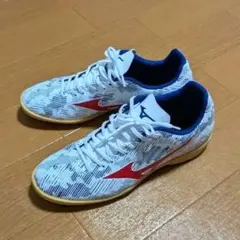 ホワイト スニーカー