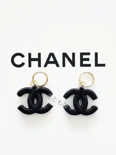 CHANEL チャーム メゾンの象徴　ブラックサテン ダブルC　チャーム 2個のサムネイル