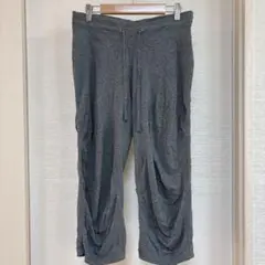 ユニクロ　UNIQLO クロップド スウェットパンツ　グレー　7分　ギャザー　M