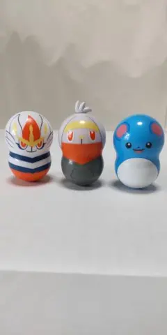 【値下げ】ポケモン　エースバーン　おきあがりこぼし　３体セット