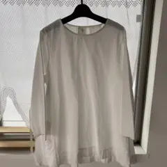 ホワイト 長袖 Aラインシャツ 刺繍入りのサムネイル