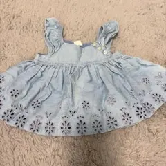 baby GAP 刺繍入りトップス　デニム　6-12ヶ月