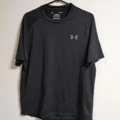 アンダーアーマー　Tシャツ　トップス　ブラック　Mサイズのサムネイル