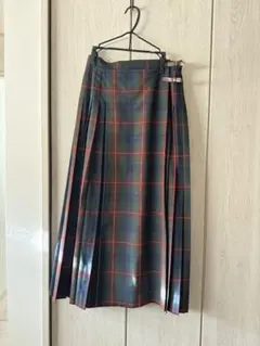 ネイビー・レッドチェック プリーツロングスカート