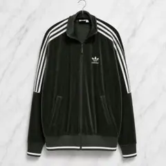 【完売品】adidas ファイヤーバード ベロア トラックトップ グリーンのサムネイル
