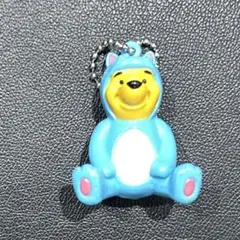☆ プーさんがカバの着ぐるみを着たフィギュア　キーホルダー　プーさん　☆