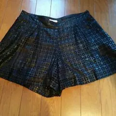 ルシェルのレザーショートパンツ