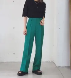 センタープレスセミフレアスラックス