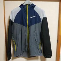 Nike ウィンドブレーカー フード付き