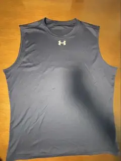 タンクトップ