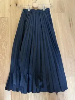 UNIQLO プリーツスカート　グレー