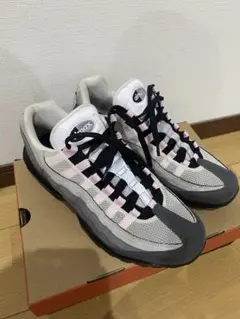 NIKE AIR MAX 95 グレー ピンク ブラックのサムネイル