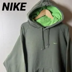 NIKE 刺繍ロゴ パーカー カーキ ワンポイント ビッグシルエット L