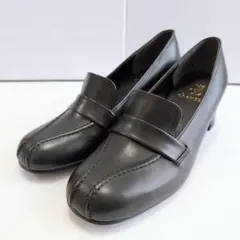 【極美品】ショセ カーフレザー ヒール ローファー パンプス 22.5cmのサムネイル