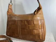ブラウン 編み込みデザイン ショルダーバッグ