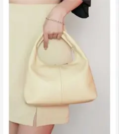 EMODA⭕️ ラウンドハンドル　ハンドバッグのサムネイル