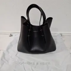CHARLES & KEITH 　ハンドバッグ　 ダブルハンドルスラウチーバッグ