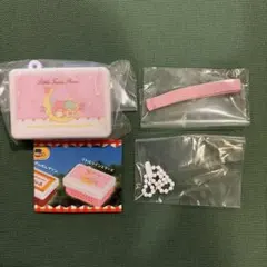 サンリオ　ミニランチBOXキーホルダー　リトルツインスターズ