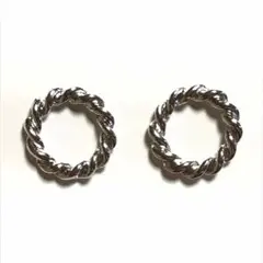 シルバー ツイストデザイン フープピアス　ピアス　ツイストピアス　ツイスト