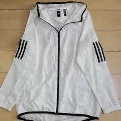 adidasナイロンパーカー