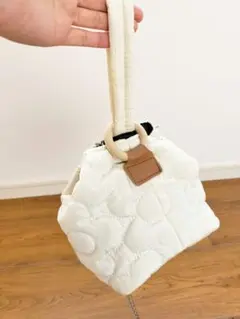 ホワイト キルティング ハンドバッグ