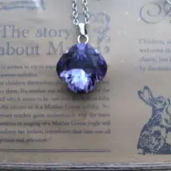 スワロフスキークリスタル　タンザナイト12mm スクエアネックレス