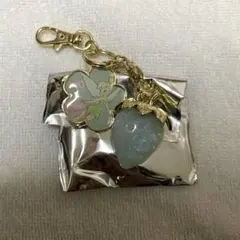 ディズニーシークレットキーチェーン　ストロベリー