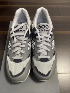未使用 NEW BALANCE 1600 スニーカーのサムネイル