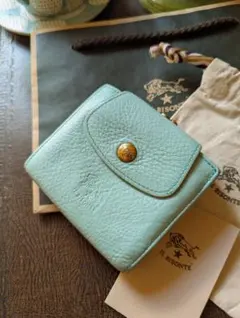 美品 イルビゾンテ 二つ折り財布 ラウンドジップ ターコイズブルー