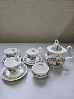 2025年最新】ロイヤルドルトン ブランブリーヘッジ ティーポット