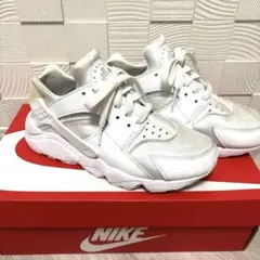 NIKE エア ハラチ ホワイト