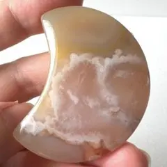 天然石☆ 桜瑪瑙 フラワーアゲート 月型 カービング　①