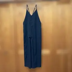 ブラックサロペット Vネック ストラップ付き