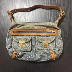 Item thumbnail for item 77b9848c-0147-4d53-97f3-91a15c5d21ce