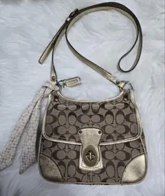 【美品早い者勝ち】COACHターンロックショルダー　スカーフ ブラウンゴールド
