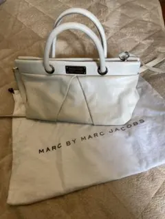 MARC BY MARC JACOBS レザーオフホワイトショルダーハンドバッグ