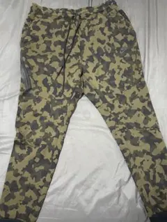 Nike 迷彩柄 ジョガーパンツ