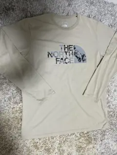 THE NORTH FACE ベージュ Tシャツ