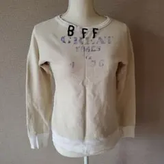 【デニムダンガリー】BFF刺繍付きクリーム色トレーナー