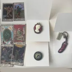 ミセス バベル ステッカー6種類、カメオピンズ大森、ロゴ、キーホルダー大森セット