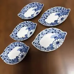 古伊万里　染付　木の葉のような変形皿五枚セット　手描きの面白みと色合い 古伊万里 染付 木の葉のような変形皿五枚セット 手描きの面白みと