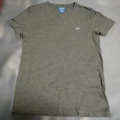 adidas グレー Vネック Tシャツ Sサイズ