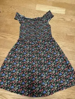 花柄ワンピース黒　forever21