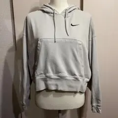 Nike グレー フード付きクロップドパーカー sizeS ak211