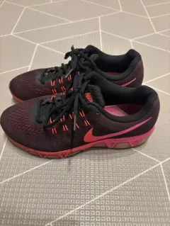 ランニングシューズ Nike 黒/ピンク スニーカー