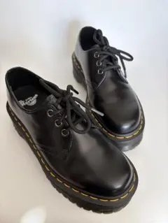 Dr. Martens ブラック レースアップシューズ