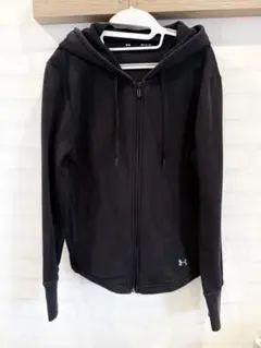 Under Armour ブラックパーカー M