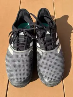 adidas テニスシューズ　オムニコート、ハードコート、クレーコート対応のサムネイル