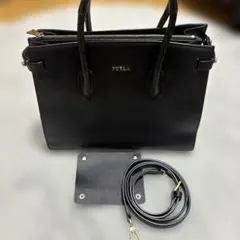 y*o様 FURLA ブラック ハンドバッグ ショルダー付き