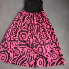 ピンクと黒のベアトップフラダンスドレス